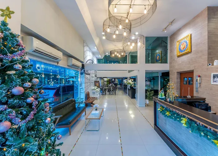At Hua Lamphong Hotel Bangkok